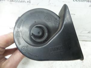 Begagnade Signalhorn Volkswagen Golf VII (AUA) 1.6 TDI BlueMotion 16V Pris på förfrågan erbjuds av N Kossen Autorecycling BV