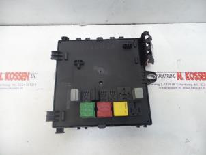 Używane Skrzynka bezpieczników Opel Signum Cena na żądanie oferowane przez N Kossen Autorecycling BV