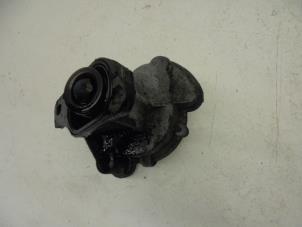 Gebruikte Vacuumpomp Rembekrachtiging Volkswagen Transporter/Caravelle T4 2.5 TDI Prijs op aanvraag aangeboden door N Kossen Autorecycling BV