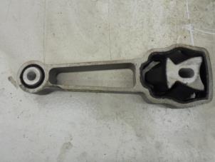 Begagnade Motorfäste Landrover Freelander II 3.2 l6 24V Pris på förfrågan erbjuds av N Kossen Autorecycling BV