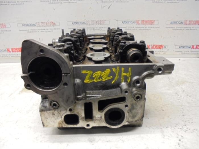 Cilinderkop van een Opel Vectra 2004