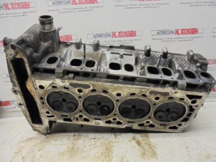 Cilinderkop van een Opel Vectra 2004