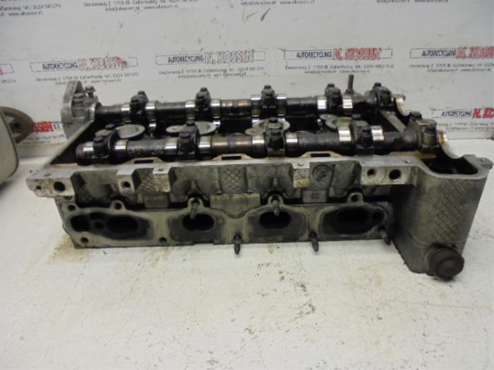 Cilinderkop van een Opel Vectra 2004