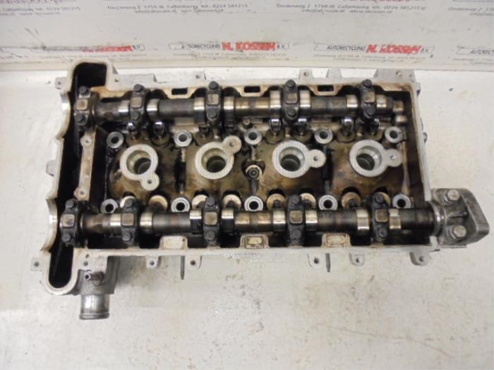 Cilinderkop van een Opel Vectra 2004