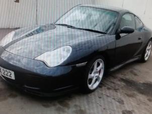 Begagnade Kaross (komplett) Porsche 911 (996) 3.6 Carrera 4 24V Pris på förfrågan erbjuds av N Kossen Autorecycling BV