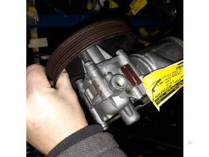 Gebruikte Stuurpomp Mercedes E diesel (W124) 3.0 300 D,TD Prijs op aanvraag aangeboden door N Kossen Autorecycling BV