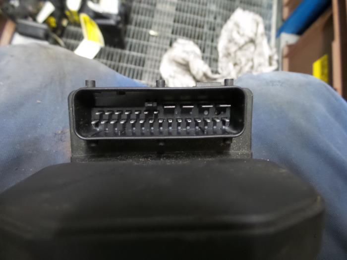 ABS Computer van een Renault Megane Scénic (JA) 1.9dTi RN,RT 1998