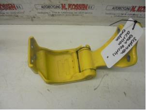 Gebruikte Scharnier Achterklep Mercedes Vito (447.6) 2.2 114 CDI 16V Prijs op aanvraag aangeboden door N Kossen Autorecycling BV