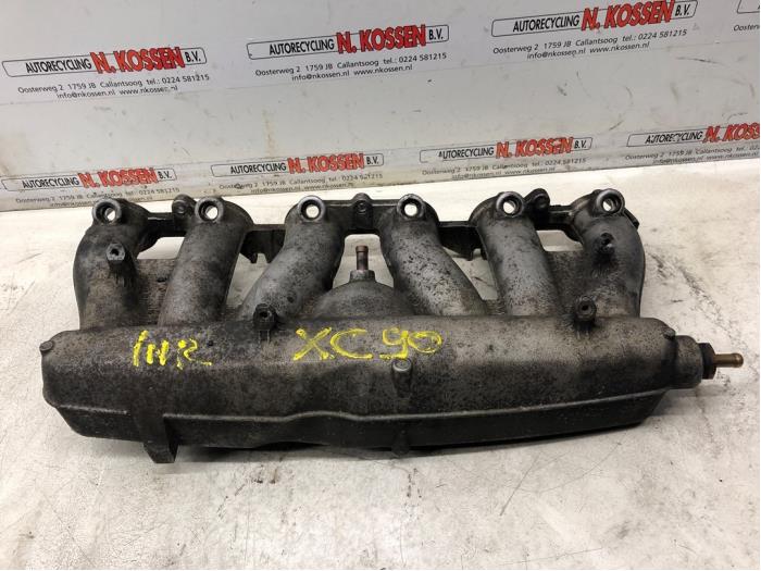 Insugsrör från en Volvo XC90 2005