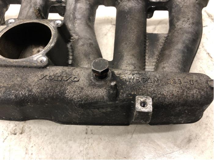 Insugsrör från en Volvo XC90 2005