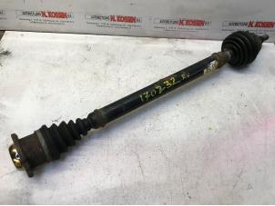 Begagnade Drivaxel, höger fram Volkswagen Golf IV (1J1) 2.0 Pris på förfrågan erbjuds av N Kossen Autorecycling BV