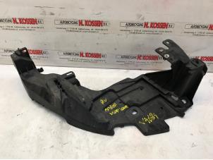 Używane Rama reflektora prawa Renault Megane Cena na żądanie oferowane przez N Kossen Autorecycling BV