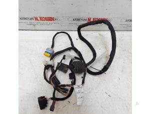 Begagnade Kablage Renault Master Pris på förfrågan erbjuds av N Kossen Autorecycling BV