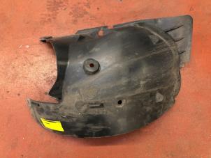 Begagnade Isolering, hjulhus Renault Modus/Grand Modus (JP) 1.4 16V Pris på förfrågan erbjuds av N Kossen Autorecycling BV