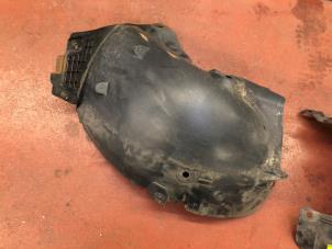 Begagnade Isolering, hjulhus Renault Modus/Grand Modus (JP) 1.4 16V Pris på förfrågan erbjuds av N Kossen Autorecycling BV