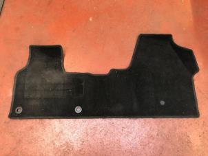 Używane Zestaw dywaników Opel Vivaro Cena na żądanie oferowane przez N Kossen Autorecycling BV