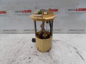 Gebruikte Benzinepomp Chrysler Voyager/Grand Voyager (RG/RS) 2.8 CRD 16V Autom. Prijs op aanvraag aangeboden door N Kossen Autorecycling BV