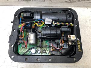 Używane Pompa AdBlue Peugeot Boxer (U9) 2.0 BlueHDi 110 Cena na żądanie oferowane przez N Kossen Autorecycling BV