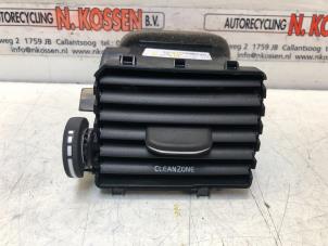 Gebruikte Luchtrooster Dashboard Volvo V40 Prijs op aanvraag aangeboden door N Kossen Autorecycling BV