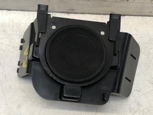 Używane Glosnik Chrysler Voyager Cena na żądanie oferowane przez N Kossen Autorecycling BV