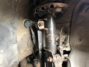Gebruikte Schokdemperpoot rechts-voor Opel Zafira (M75) 1.6 16V Prijs op aanvraag aangeboden door N Kossen Autorecycling BV