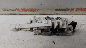 Gebruikte Slotmechaniek achterdeur Bus-Bestel Mercedes Sprinter 3,5t (906.63) 314 CDI 16V Prijs op aanvraag aangeboden door N Kossen Autorecycling BV