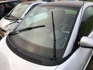 Begagnade Framruta Smart Fortwo Pris på förfrågan erbjuds av N Kossen Autorecycling BV
