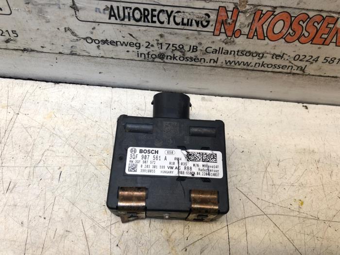 Adaptiv farthållare, sensor (avstånd) från en Volkswagen Golf VII (AUA) 1.0 TSI 12V 2018