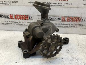 Gebruikte Oliepomp Mercedes SLK (R170) 2.3 230 K 16V Prijs op aanvraag aangeboden door N Kossen Autorecycling BV