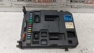 Używane Skrzynka bezpieczników Peugeot 207 SW (WE/WU) 1.6 16V Cena na żądanie oferowane przez N Kossen Autorecycling BV