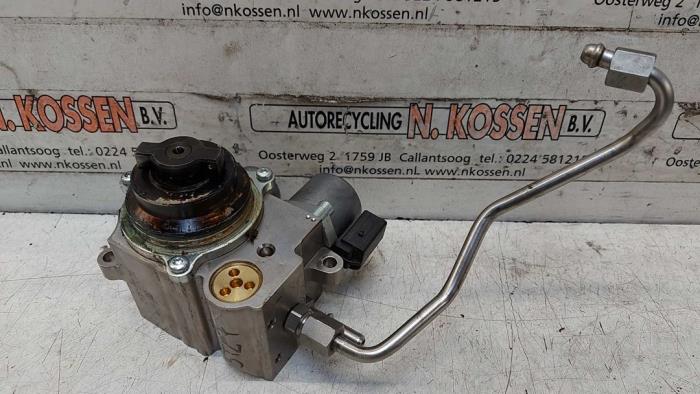 Högtryckspump från en MINI Mini (R56) 1.6 16V Cooper S 2012
