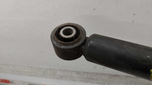 Gebruikte Schokdemper rechts-achter Mercedes Vito (447.6) 2.2 114 CDI 16V Prijs op aanvraag aangeboden door N Kossen Autorecycling BV