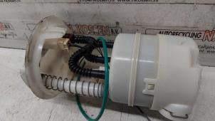 Używane Pompa benzynowa Nissan Micra (K12) 1.4 16V Cena na żądanie oferowane przez N Kossen Autorecycling BV