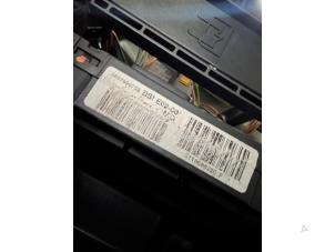 Gebruikte Zekeringkast Peugeot 206 (2A/C/H/J/S) 1.4 XR,XS,XT,Gentry Prijs op aanvraag aangeboden door N Kossen Autorecycling BV