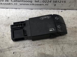 Begagnade Fjärrkontroll, radio Nissan Primastar 1.9 dCi 100 Pris på förfrågan erbjuds av N Kossen Autorecycling BV