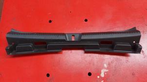 Begagnade Dekorstripe, baklucka Mercedes C (W206) C-300 e 2.0 Turbo Pris på förfrågan erbjuds av N Kossen Autorecycling BV