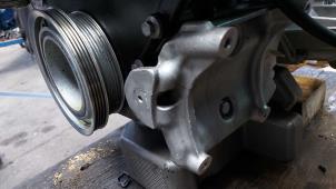 Używane Wspornik pompy klimatyzacji Iveco New Daily VI Cena na żądanie oferowane przez N Kossen Autorecycling BV