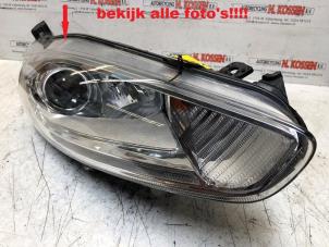 Gebruikte Koplamp rechts Ford Fiesta 6 (JA8) 1.0 SCI 12V 80 Prijs op aanvraag aangeboden door N Kossen Autorecycling BV