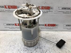 Gebruikte Tank element Pomp Renault Megane II CC (EM) 2.0 16V Prijs op aanvraag aangeboden door N Kossen Autorecycling BV
