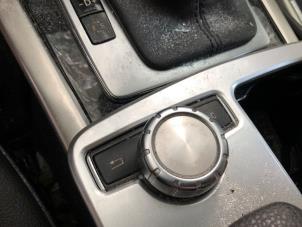 Gebruikte Multi Media Regelunit Mercedes C Estate (S204) 1.8 C-200 CGI 16V Prijs op aanvraag aangeboden door N Kossen Autorecycling BV