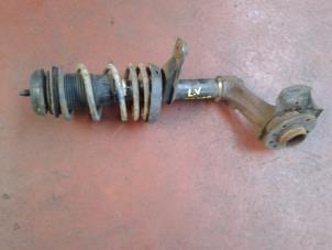 Begagnade Stötdämparstång, vänster fram Opel Calibra 2.0 16V Turbo 4x4 Pris på förfrågan erbjuds av N Kossen Autorecycling BV