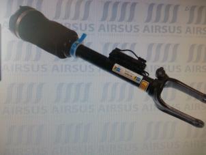 Nowe Amortyzator lewy przód Mercedes ML-Klasse Cena € 664,29 Z VAT oferowane przez N Kossen Autorecycling BV