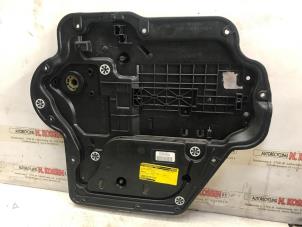 Begagnade Fönstermekanism, 4-dörrars, höger fram Jeep Wrangler Unlimited (JK) 2.8 CRD 4x4 Pris på förfrågan erbjuds av N Kossen Autorecycling BV