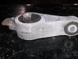 Begagnade Motorfäste Chrysler PT Cruiser 2.2 CRD 16V Pris på förfrågan erbjuds av N Kossen Autorecycling BV