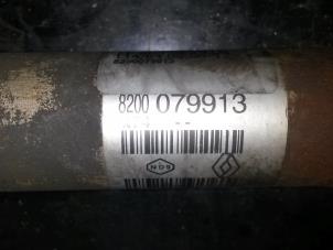 Gebruikte Steekas links-voor Renault Laguna II Grandtour (KG) 1.9 dCi 120 Prijs op aanvraag aangeboden door N Kossen Autorecycling BV