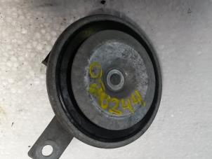 Begagnade Signalhorn Volkswagen Crafter 2.5 TDI 30/32/35/46/50 Pris på förfrågan erbjuds av N Kossen Autorecycling BV