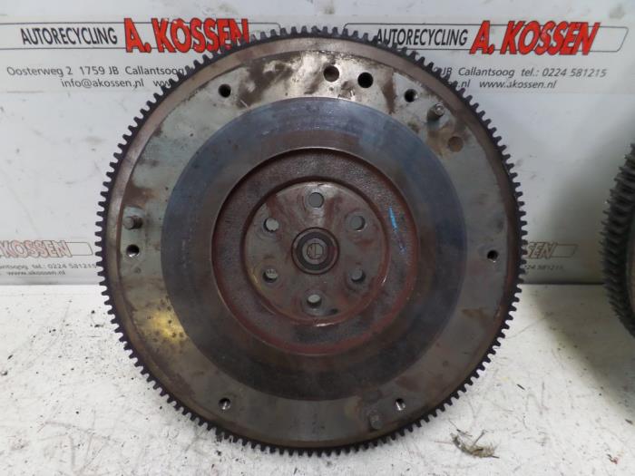 Svänghjul från en Opel Agila (A) 1.2 16V 2001