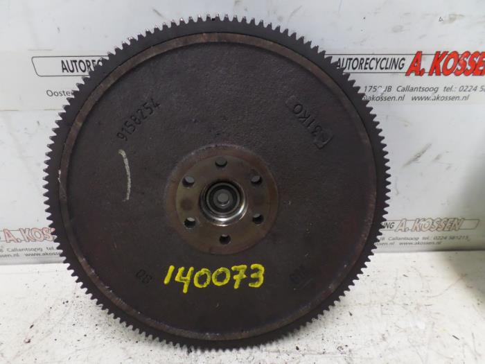 Svänghjul från en Opel Agila (A) 1.2 16V 2001