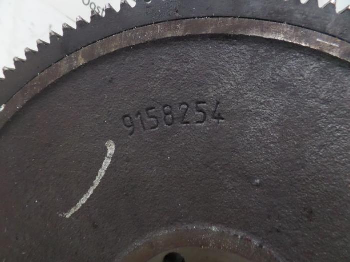 Svänghjul från en Opel Agila (A) 1.2 16V 2001