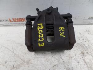 Używane Zacisk hamulcowy prawy przód Nissan Micra (K12) 1.4 16V Cena na żądanie oferowane przez N Kossen Autorecycling BV